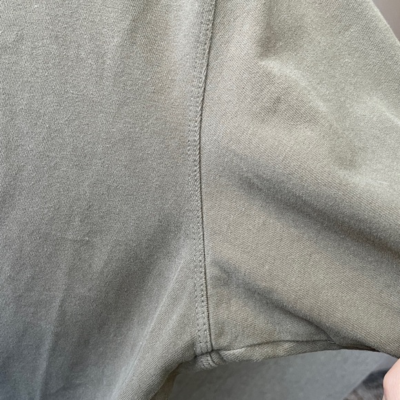 Abercrombie & Fitch Premium Tee - Picture 6 of 7